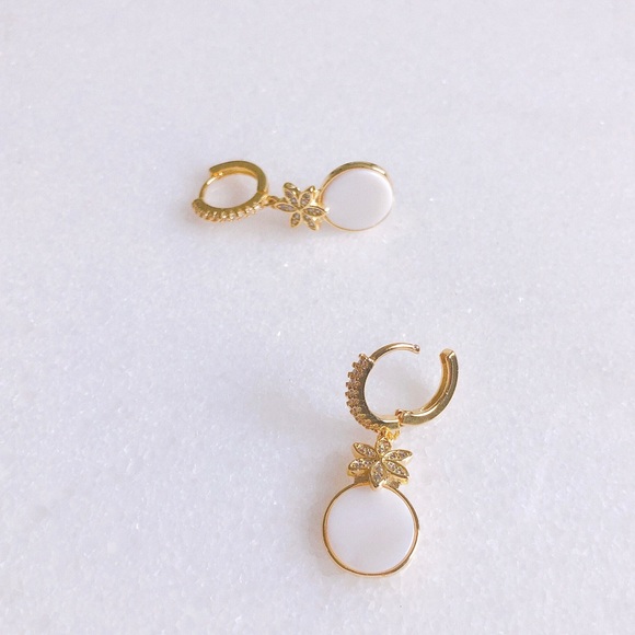 S925 flower hoop earrings - Picture 4 of 7